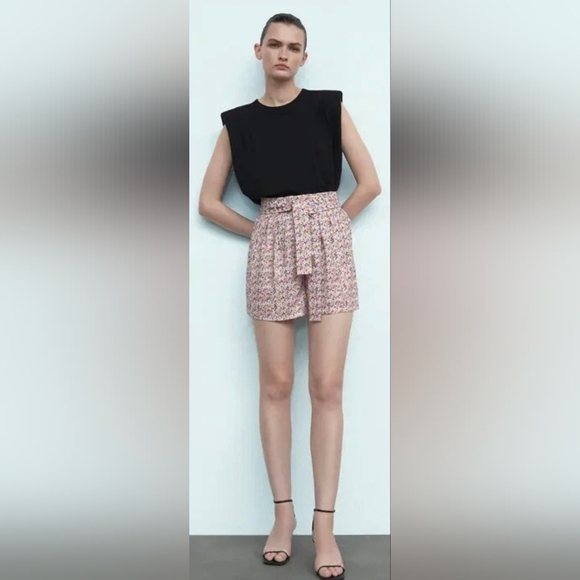 NWOT Zara Black Top with Floral High Waist Shorts - Picture 2 of 7